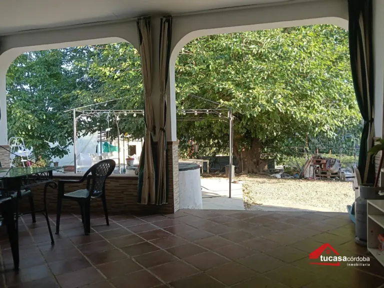 Casa con terreno en El Higuerón