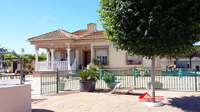 Casa con terreno en Fontanar de Quintos