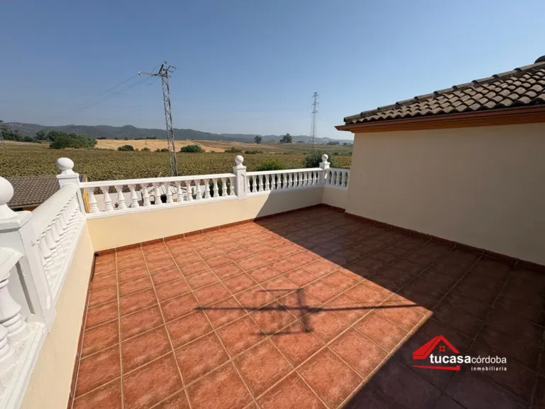 Casa con terreno en Alcolea