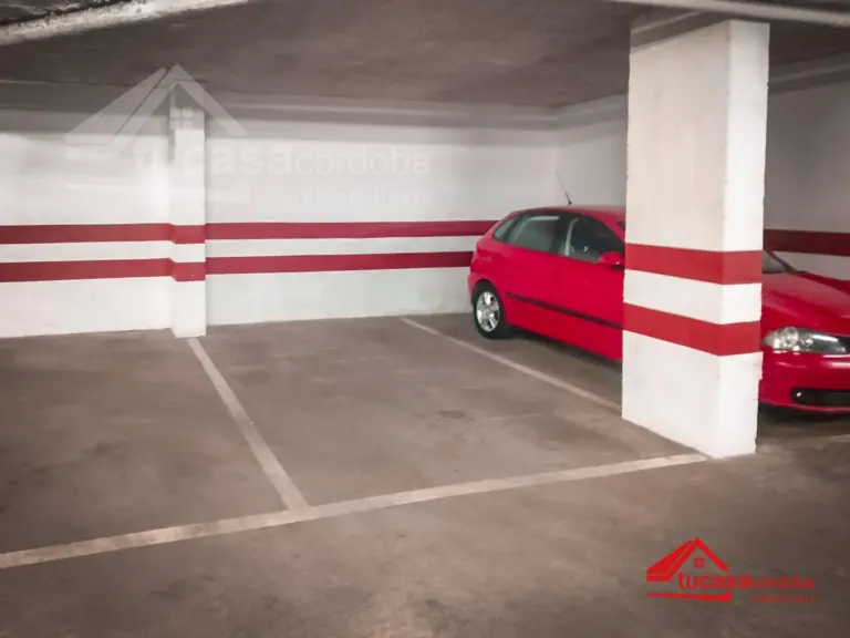 Parking en Cruz de Juarez
